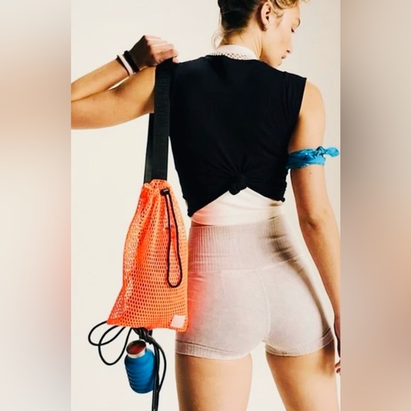 FP Movement Mini Mesh Sling Bag | One Size - Picture 3 of 10